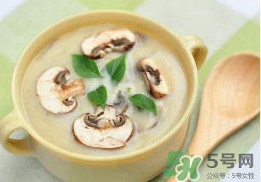 牛奶燉香菇可以治鼻炎嗎？牛奶燉香菇吃了有什么作用？