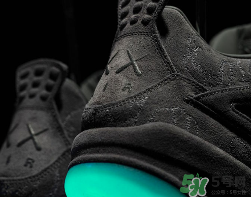 kaws與air jordan 4黑色版本親友限定款什么時(shí)候發(fā)售？