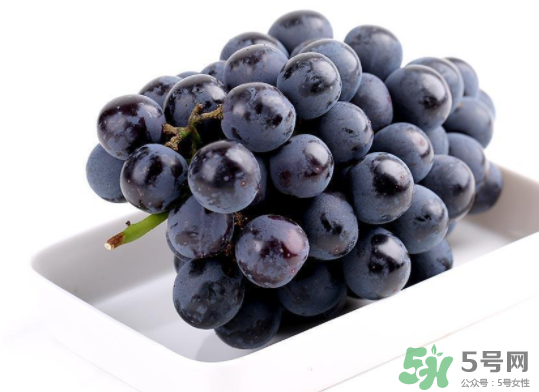 夏黑葡萄為什么掉色？夏黑葡萄怎么會染色？