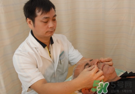 針灸可以治療失眠嗎？失眠時(shí)針灸哪些穴位有效