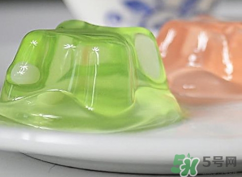 吉利丁片用冷水泡多久？吉利丁片做果凍的比例