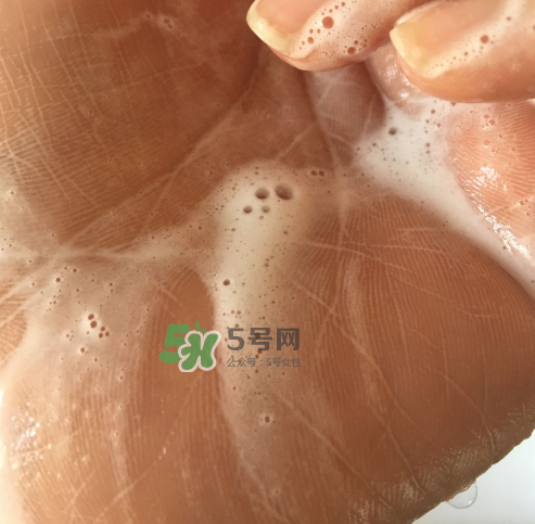 貝蜜清凈痘控油潔面啫喱怎么樣？貝蜜清祛痘控油潔面啫喱好用嗎？
