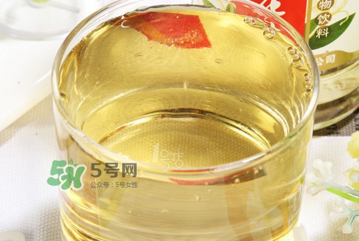金銀花露是飲料嗎？金銀花露是飲料還是藥？