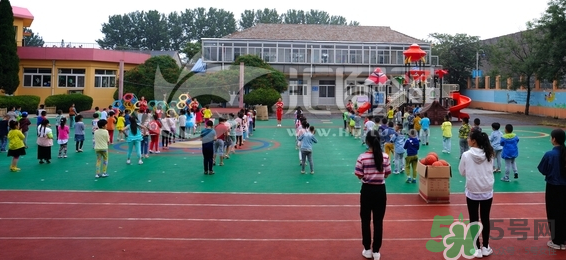 寶寶不去幼兒園怎么辦？寶寶不去幼兒園哭鬧怎么勸導(dǎo)？