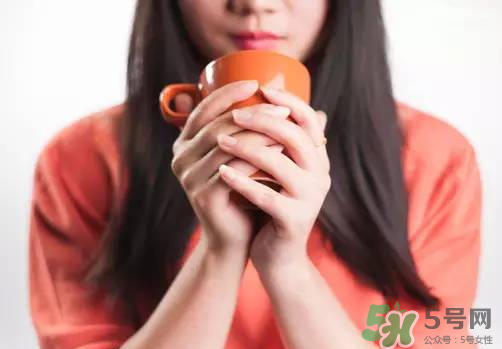 三伏天喝熱水能驅(qū)寒嗎？三伏天為什么喝熱水？