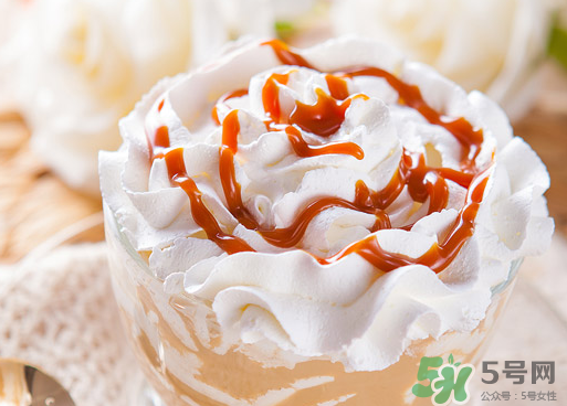 冰淇淋為什么會(huì)冒煙？會(huì)冒煙的冰激凌怎么做？