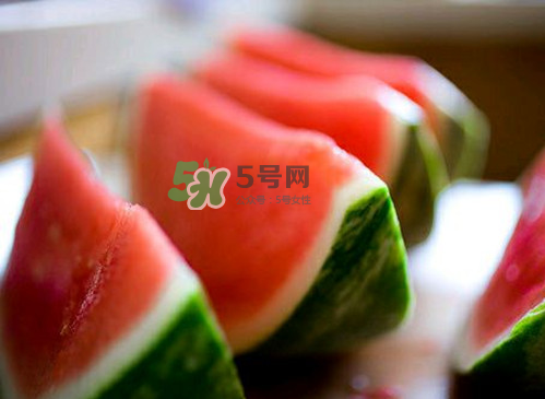 三伏天坐月子可以吃西瓜嗎？三伏天坐月子吃西瓜好嗎？