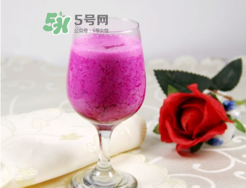 紅心火龍果能和酸奶一起吃嗎？紅心火龍果和酸奶榨汁好嗎？