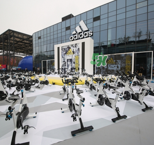 adidas阿迪達斯運動體驗迷你品牌中心是干什么的？
