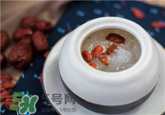 銀耳湯放冰箱過夜能吃嗎?銀耳湯放冰箱能放多長(zhǎng)時(shí)間?