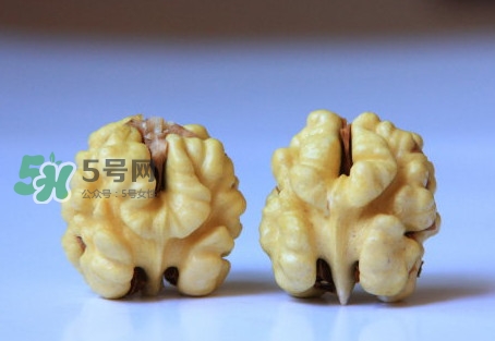 青皮核桃有毒嗎？青皮核桃怎么吃