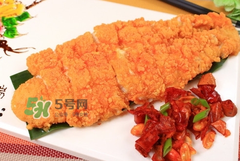 金鱒魚清蒸為什么變黑？食用金鱒魚有什么好處
