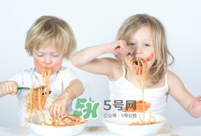 兒童多大可以吃鹽？兒童吃鹽的注意事項