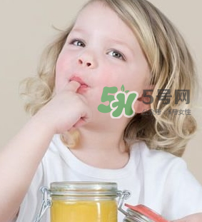 兒童多大可以吃鹽？兒童吃鹽的注意事項