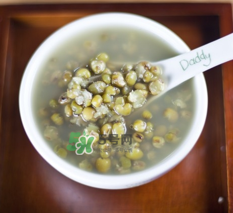 寶寶能喝綠豆水嗎？寶寶能喝綠豆湯嗎？