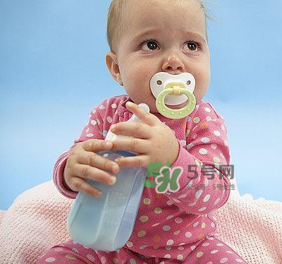 寶寶能喝蜂蜜水嗎？蜂蜜水寶寶能長期喝嗎？