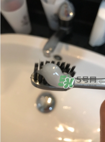 lg竹鹽牙膏怎么樣？lg竹鹽按壓牙膏怎么用？