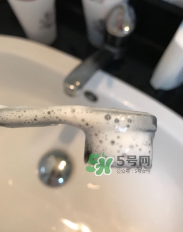 lg竹鹽牙膏怎么樣？lg竹鹽按壓牙膏怎么用？