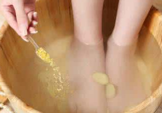 生姜泡腳可以去濕氣嗎？生姜泡腳可以去腳氣嗎
