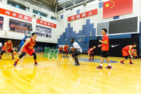歐文同款黑白鴛鴦夜光kyrie 3怎么定制_在哪里買？