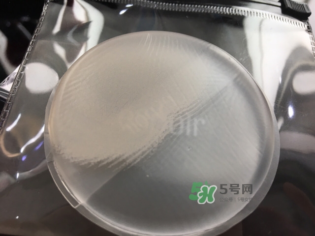 硅膠粉撲可以用散粉嗎？硅膠粉撲可以用干粉嗎？