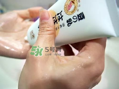 親潤(rùn)孕婦護(hù)膚品怎么樣？親潤(rùn)豆乳補(bǔ)水系列好用嗎？