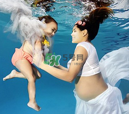 家里有寵物狗對孕婦好嗎？懷孕了家里有寵物要緊嗎？
