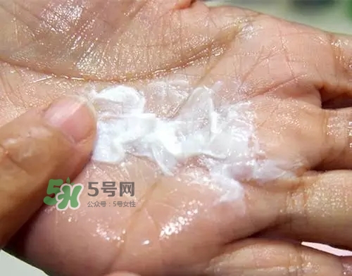 親潤(rùn)孕婦護(hù)膚品怎么樣？親潤(rùn)豆乳補(bǔ)水系列好用嗎？