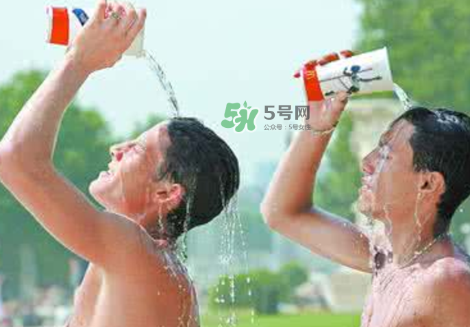 夏天防止中暑吃什么？夏天防中暑喝什么？