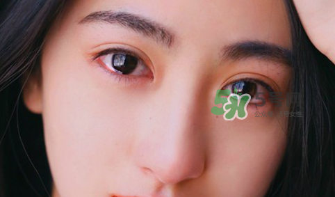 做美瞳線麻藥進(jìn)眼睛怎么辦？做美瞳線麻藥灼傷眼睛怎么辦？