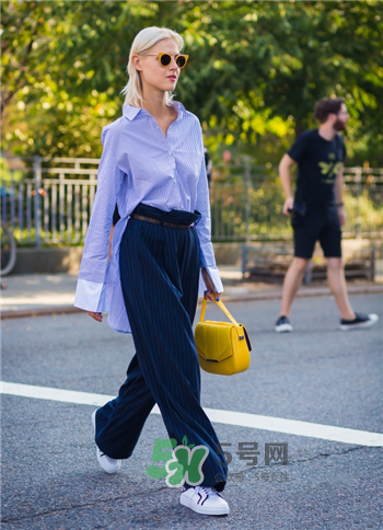襯衣怎么扎進(jìn)褲子里？襯衣扎進(jìn)褲子里的時(shí)尚穿法
