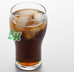 碳酸飲料放冰箱冷凍爆炸 碳酸飲料能放冷凍層嗎？