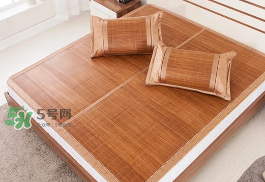 三伏天坐月子可以睡涼席嗎？夏天坐月子可以睡涼席嗎？