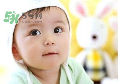 6個(gè)月寶寶不能喝水嗎？寶寶多大可以喝水呢？