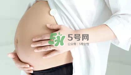 孕期肚皮癢是怎么回事？妊娠紋癢怎么辦？