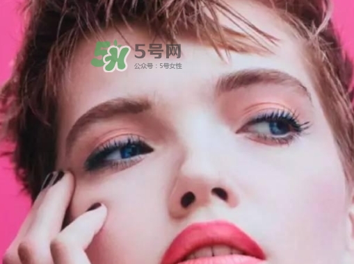 迪奧雙色夾心唇膏多少錢？dior迪奧夾心唇膏上市時間