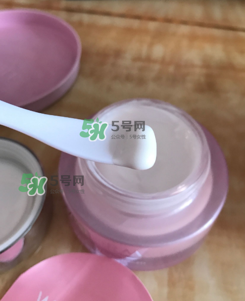 溫碧泉素顏霜好用嗎？溫碧泉素顏霜多少錢？