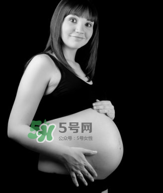 頭胎有妊娠線二胎沒有是因?yàn)閷殞毿詣e不一樣嗎？
