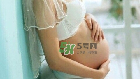 孕期肚皮癢是怎么回事？妊娠紋癢怎么辦？