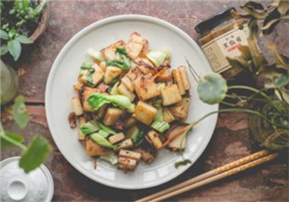 隔夜菜放冰箱能吃嗎？吃隔夜菜有哪些危害？
