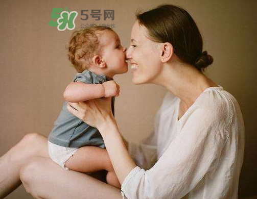 八月份坐月子可以開(kāi)空調(diào)嗎？8月份坐月子可以開(kāi)空調(diào)嗎？