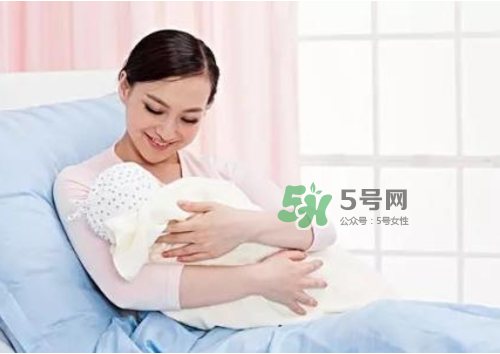 8月份坐月子穿什么衣服？八月份坐月子穿什么鞋？