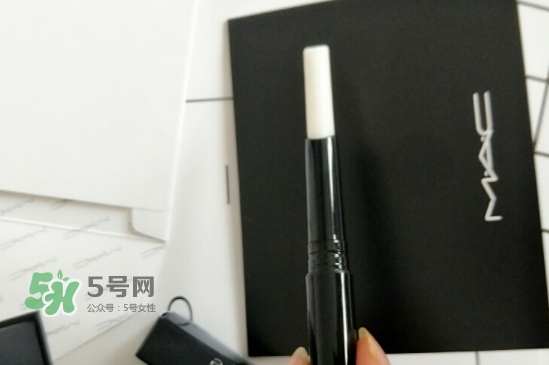 mac唇部打底膏怎么用？mac唇部打底使用方法
