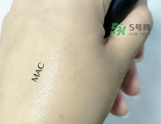 mac唇部打底膏怎么用？mac唇部打底使用方法