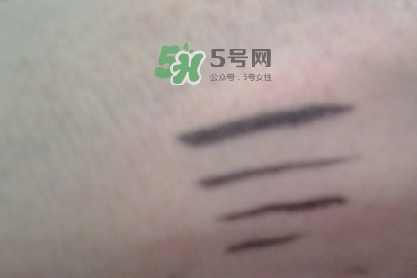 mac眼線液筆怎么用？mac魅可眼線液筆使用方法
