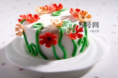 翻糖蛋糕師為什么那么火？翻糖蛋糕為何被稱為天價蛋糕