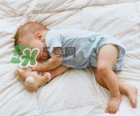 孩子尿床是缺什么？孩子尿床補什么?