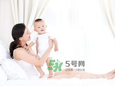 產(chǎn)后憂郁是這樣來的！這些話絕對別對新手媽媽說！