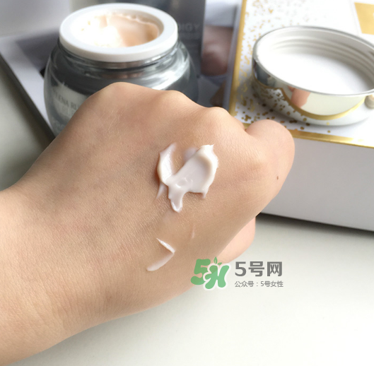 赫蓮娜至美溯顏菁華霜好用嗎？赫蓮娜至美溯顏菁華霜怎么樣？