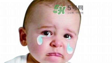 新手爸媽必看，七天教小嬰兒戒夜奶一覺到天亮